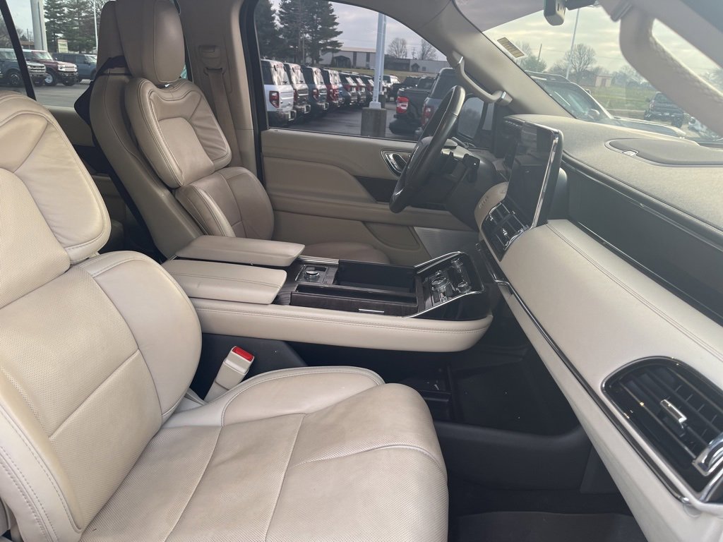 Used 2021 Lincoln Navigator L Reserve image 5