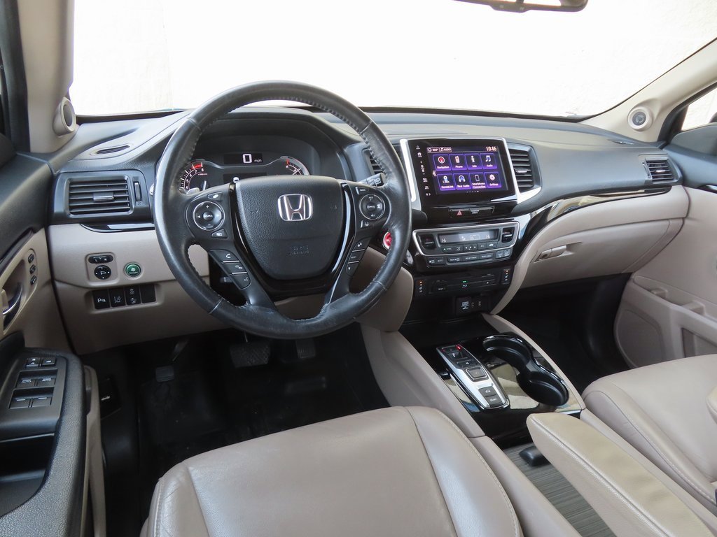 Used 2017 Honda Pilot Touring image 4