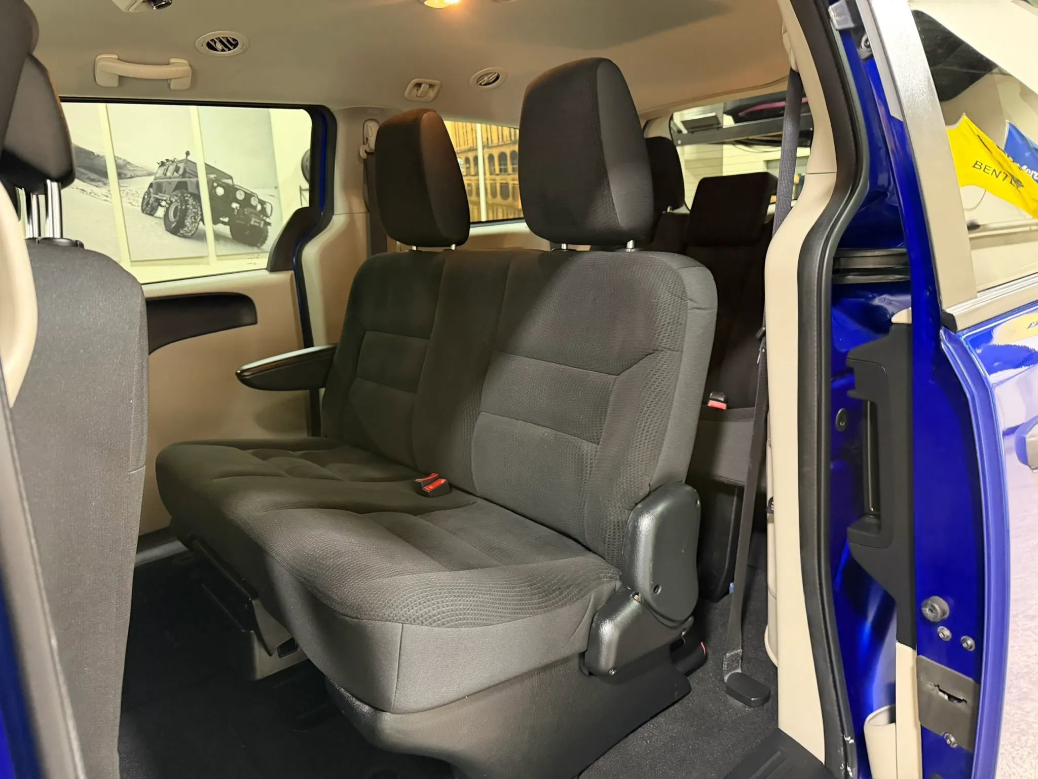 Used 2019 Dodge Grand Caravan SE FWD image 19