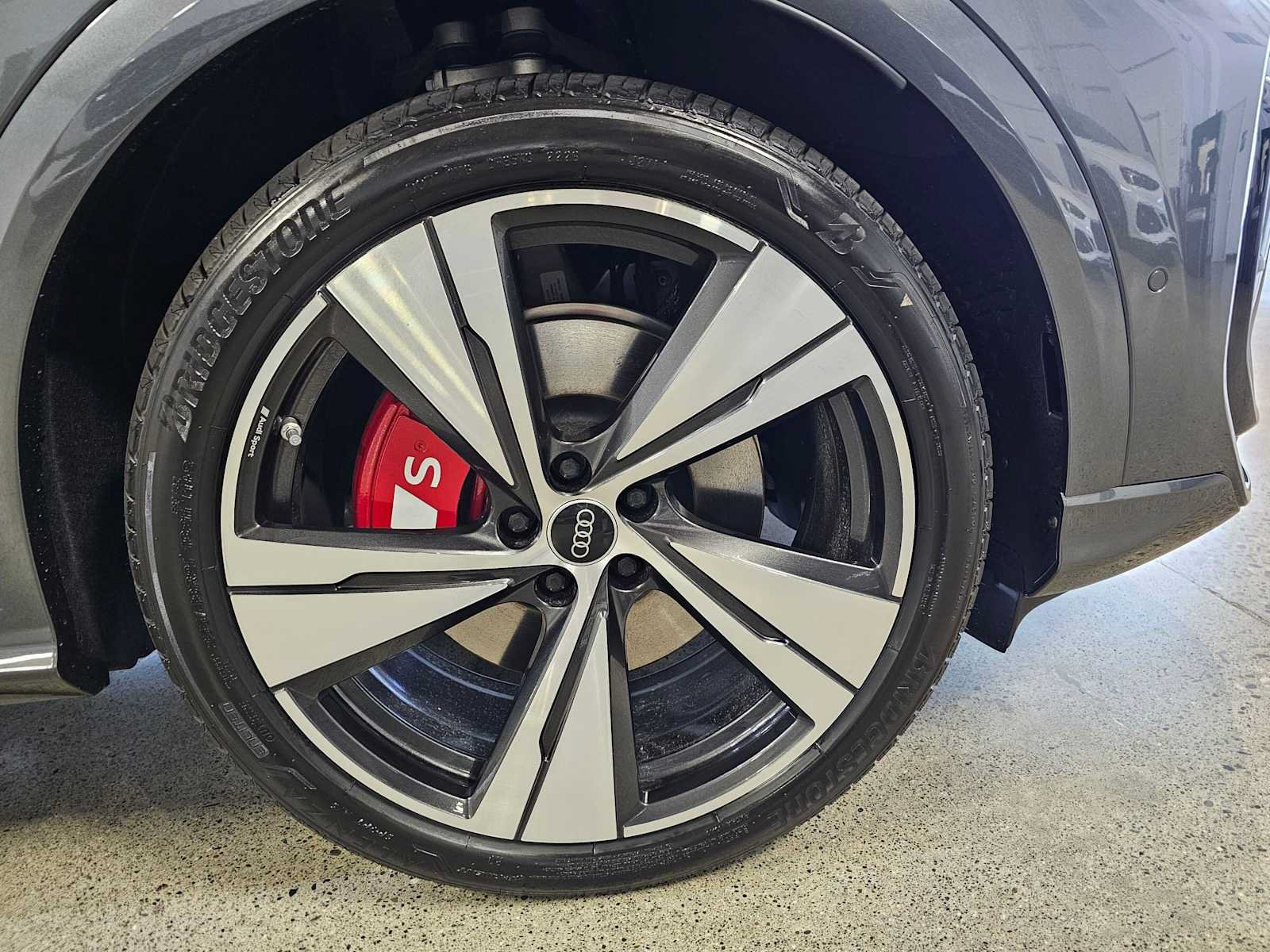 New 2026 Audi SQ5 Prestige AWD/4WD image 9