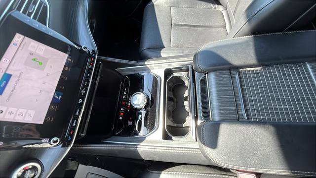 Used 2024 Jeep Wagoneer Series II w/ Flexible Seating Group image 17
