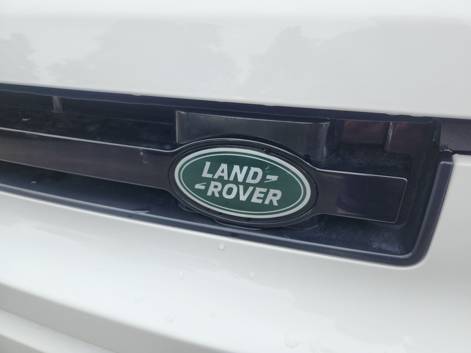 Used 2024 Land Rover Defender 90 X-Dynamic SE AWD/4WD image 23