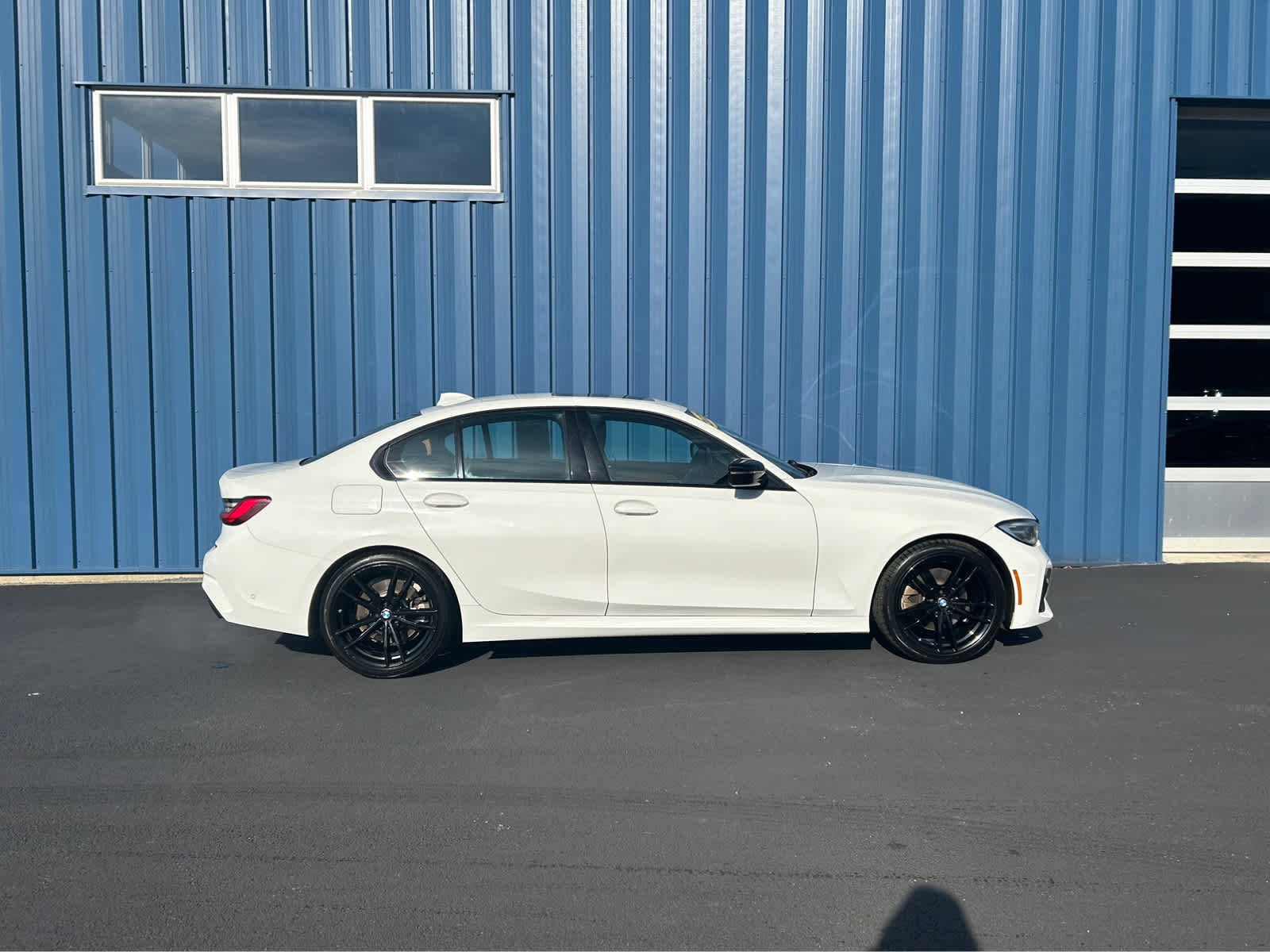 Used 2021 BMW 330i xDrive Sedan w/ M Sport Package image 15