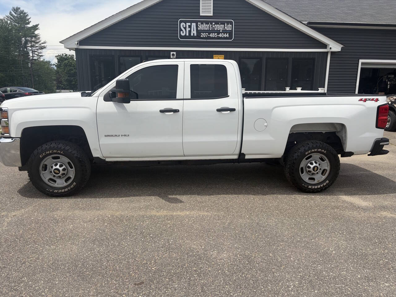 Used 2019 Chevrolet Silverado 2500 W/T AWD/4WD image 2