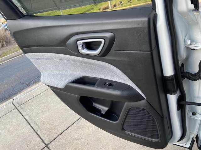 Used 2024 Jeep Compass Latitude image 47