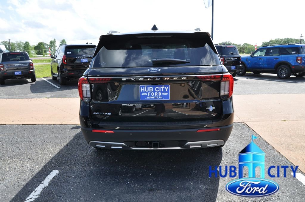 New 2026 Ford Explorer Active RWD image 4