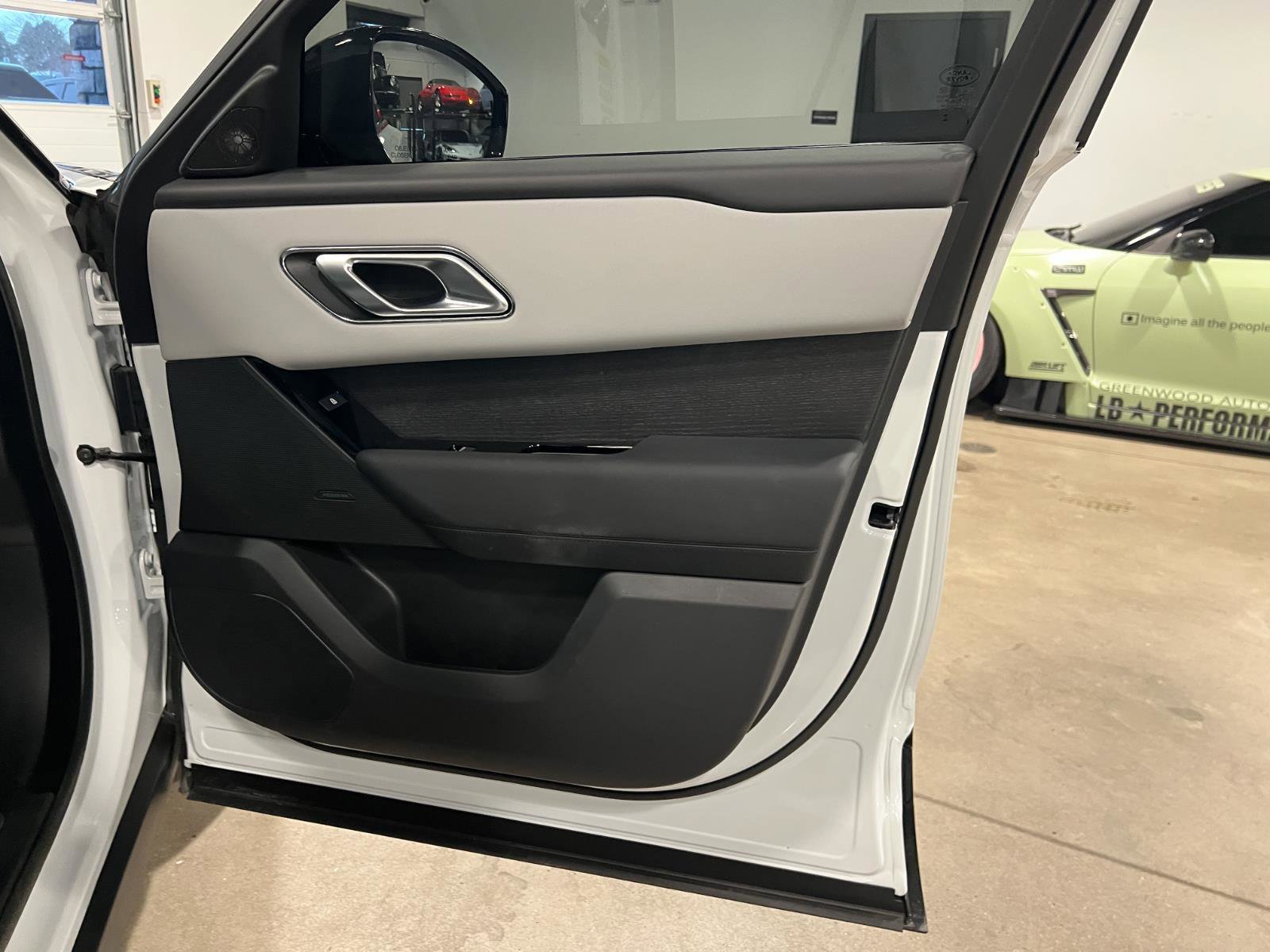 Used 2026 Land Rover Range Rover Velar Dynamic SE image 39