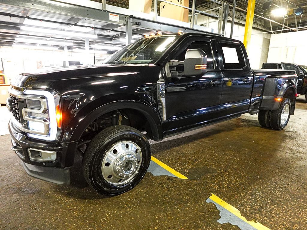 Used 2023 Ford F450 Platinum w/ FX4 Off-Road Package AWD/4WD image 3