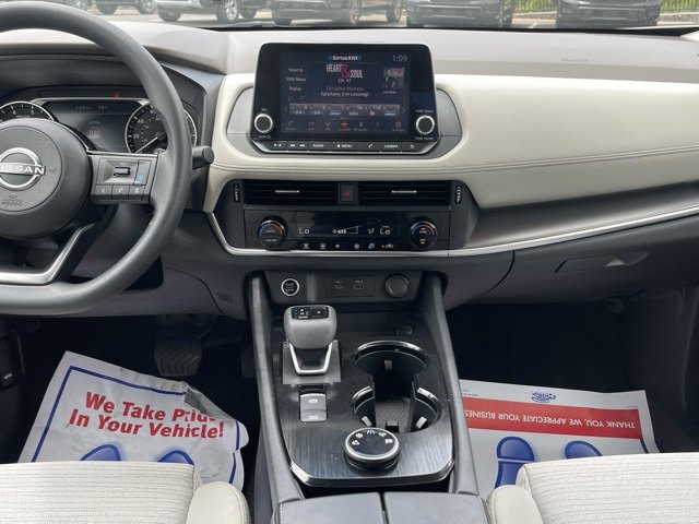 Certified 2023 Nissan Rogue SV image 26