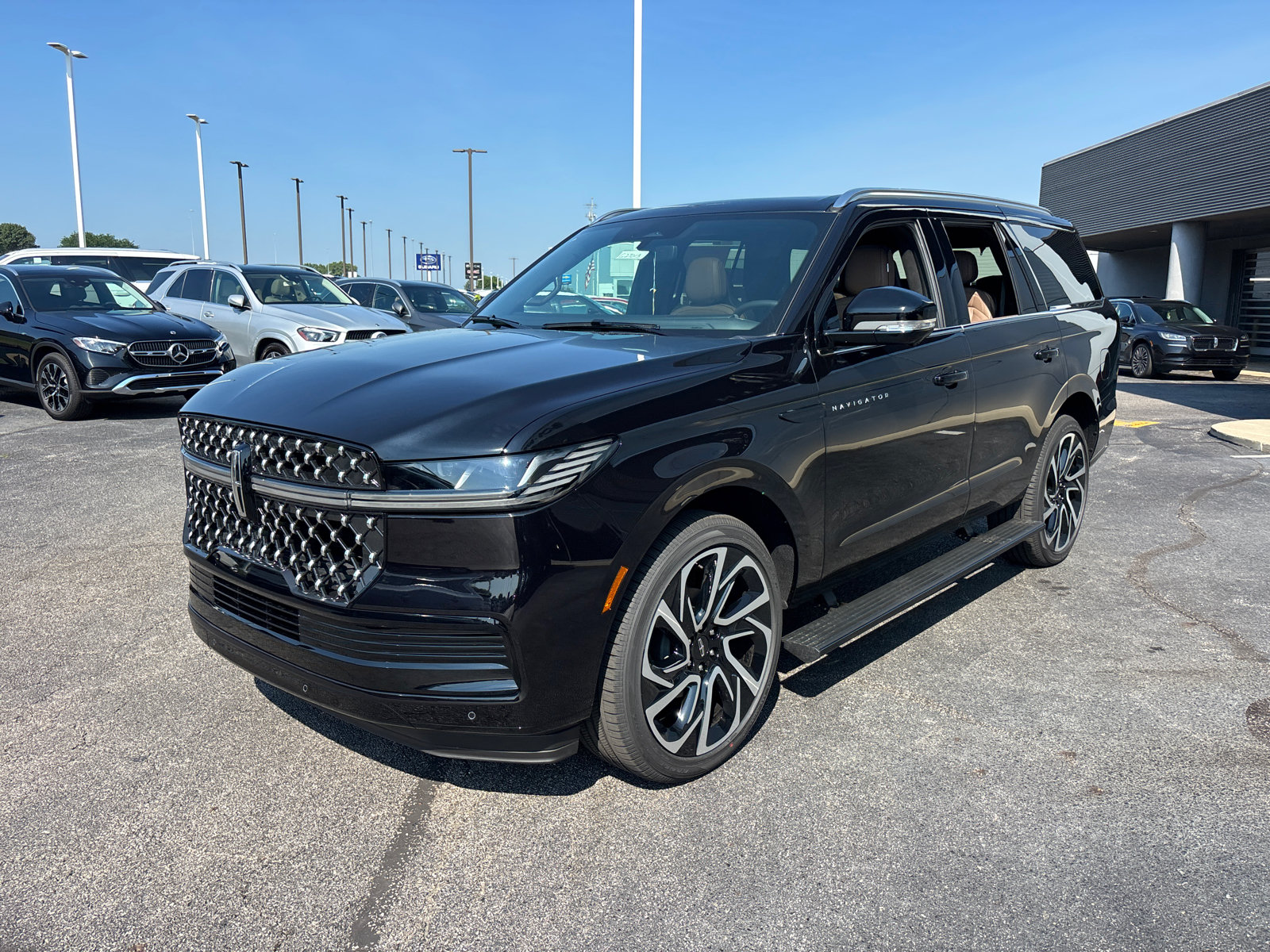 New 2027 Lincoln Navigator Black Label AWD/4WD image 3