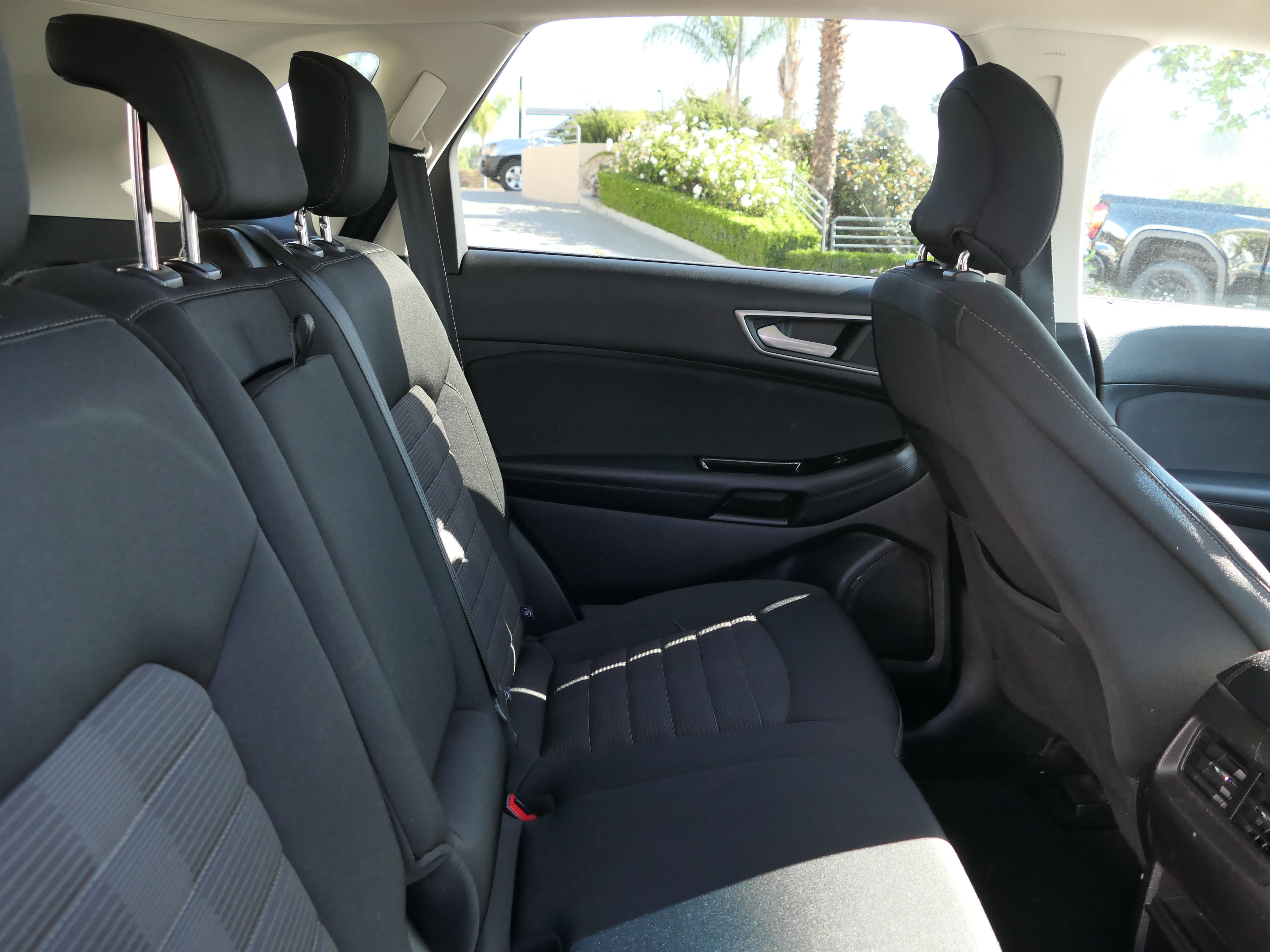 Used 2018 Ford Edge SEL FWD image 24