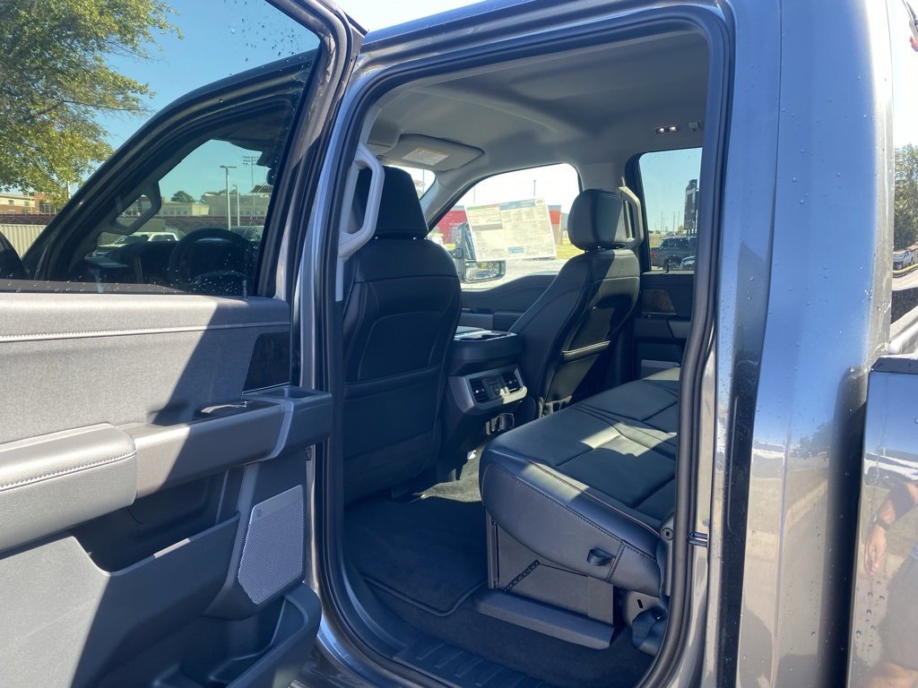 New 2026 Ford F250 Lariat w/ Black Appearance Package image 29