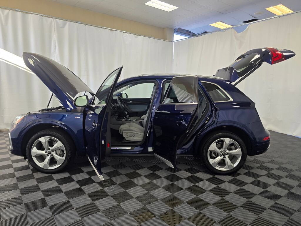 Certified 2025 Audi Q5 2.0T Premium Plus image 12