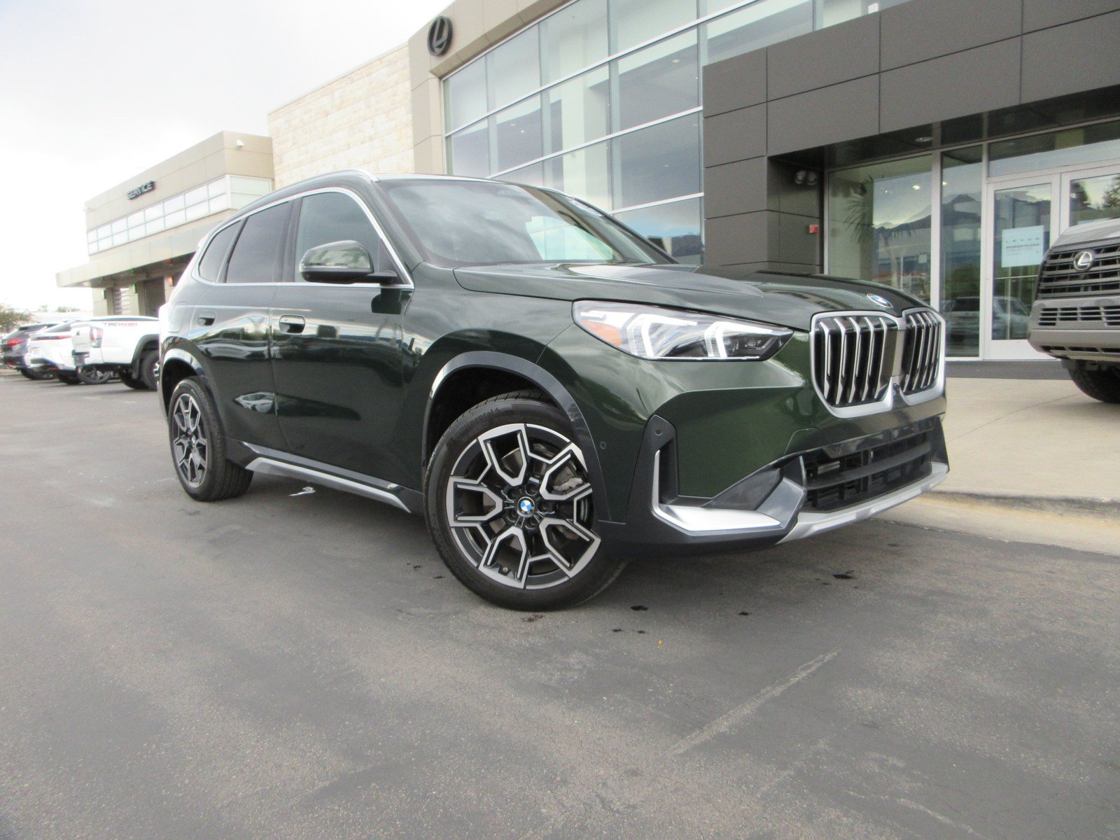 Used 2025 BMW X1 xDrive28i w/ Premium Package AWD/4WD image 14