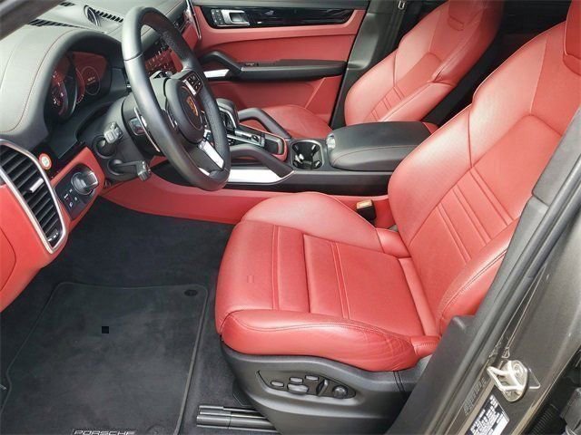 Certified 2023 Porsche Cayenne Turbo image 5