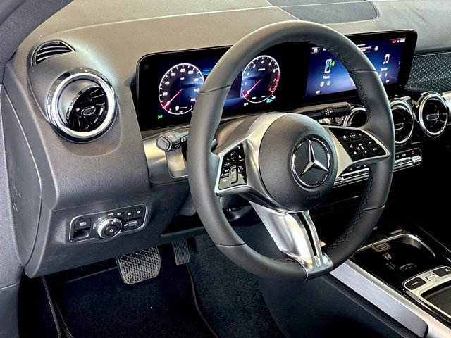 New 2026 Mercedes-Benz GLB 250 4MATIC image 12