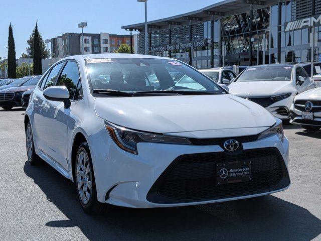 Used 2022 Toyota Corolla LE FWD image 3