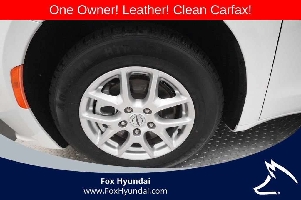 Used 2023 Chrysler Pacifica Touring-L FWD image 25
