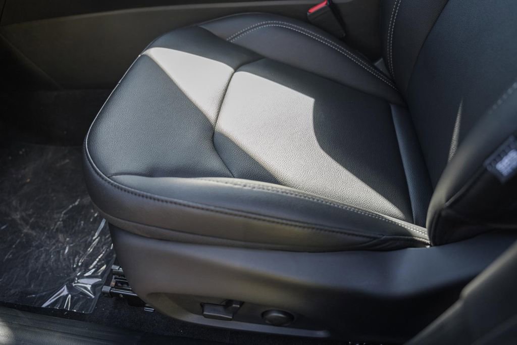 New 2026 Jeep Compass Limited image 32