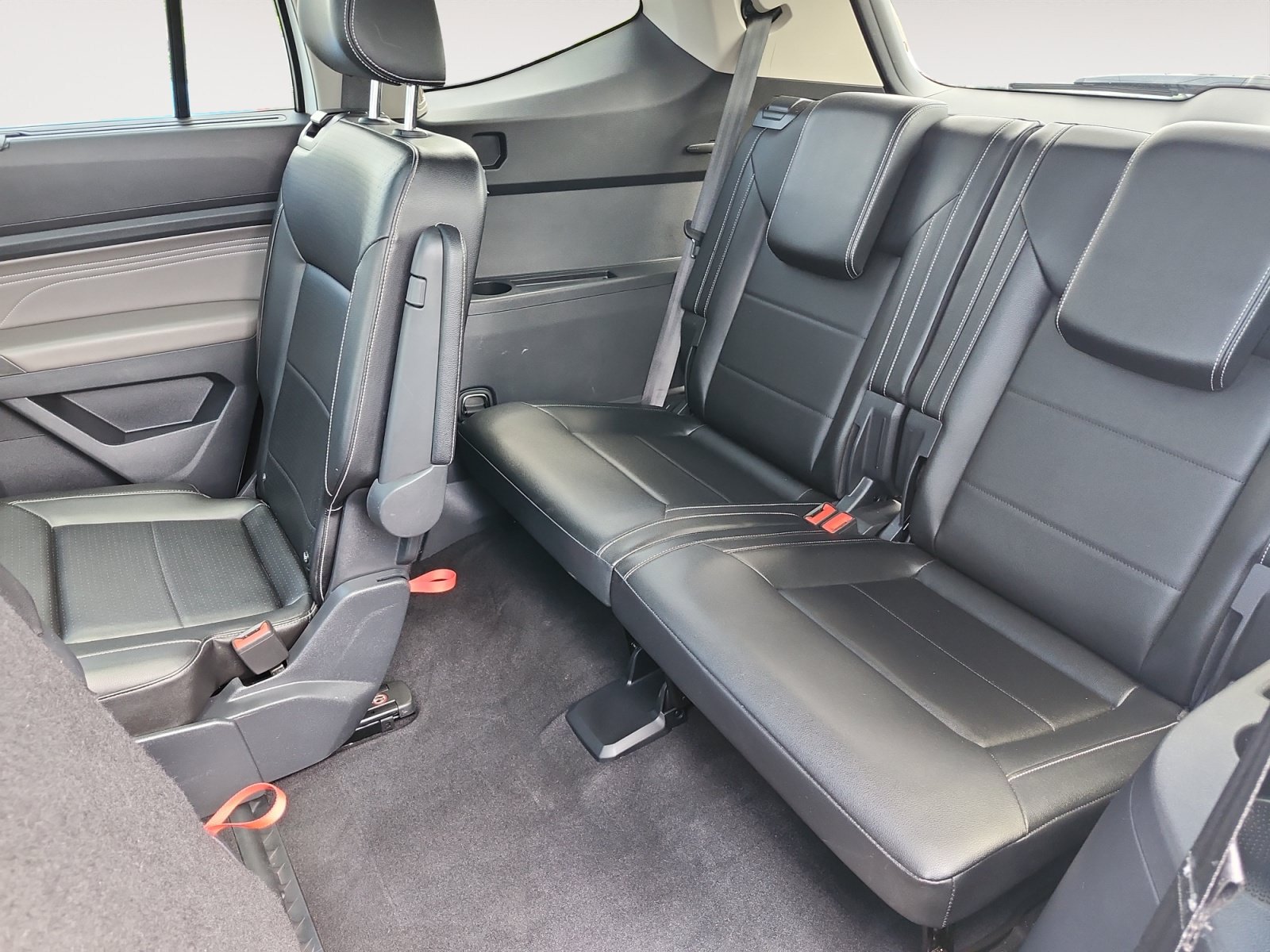 Used 2022 Volkswagen Atlas SEL R-Line AWD/4WD image 13