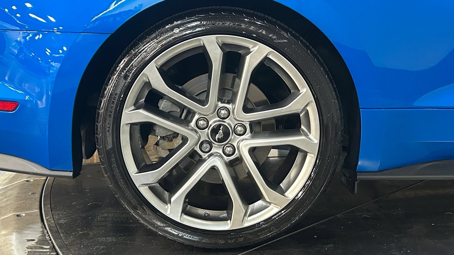 Used 2019 Ford Mustang GT Premium RWD image 33