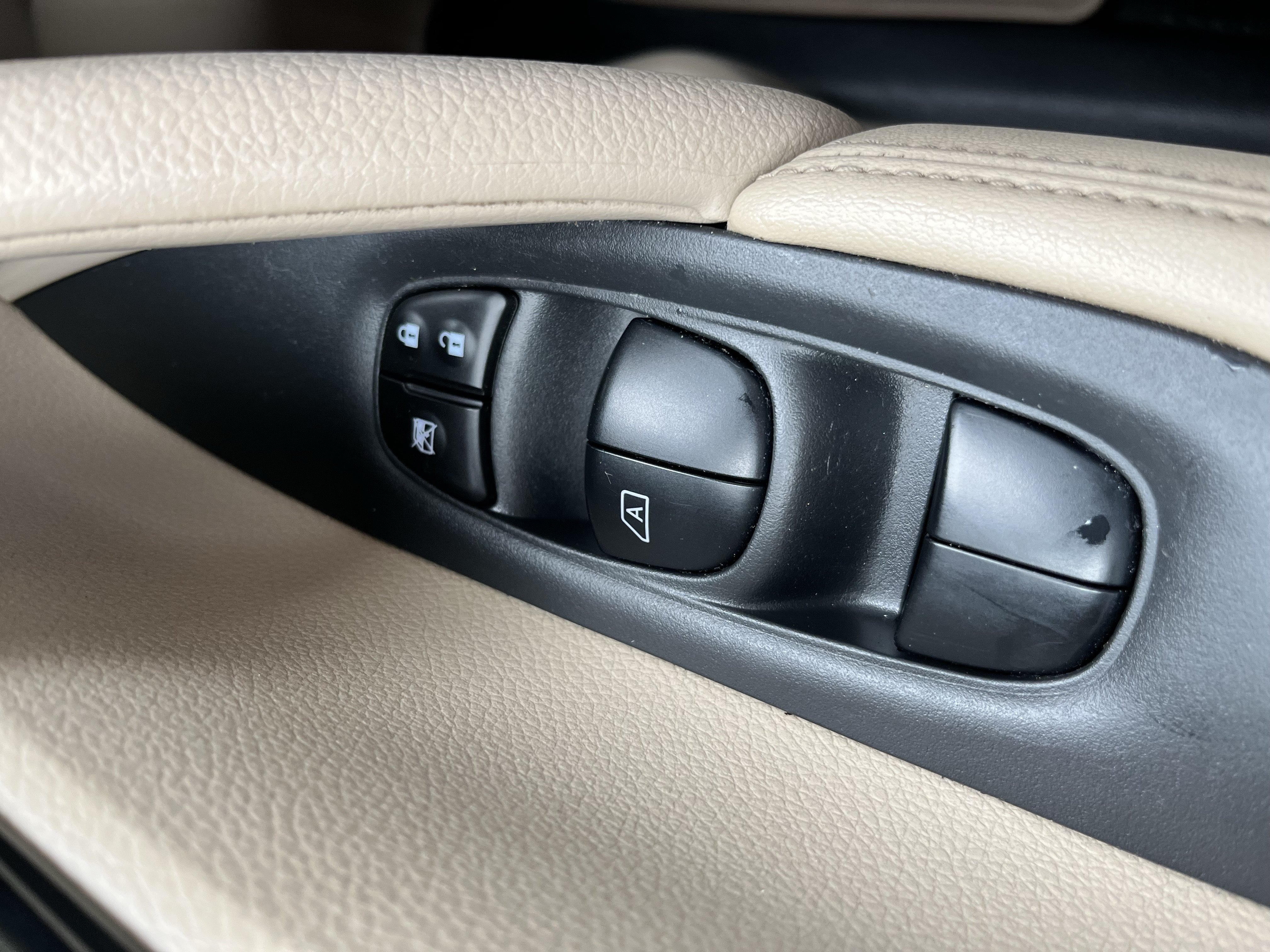 Used 2019 Nissan Rogue SV AWD/4WD image 26