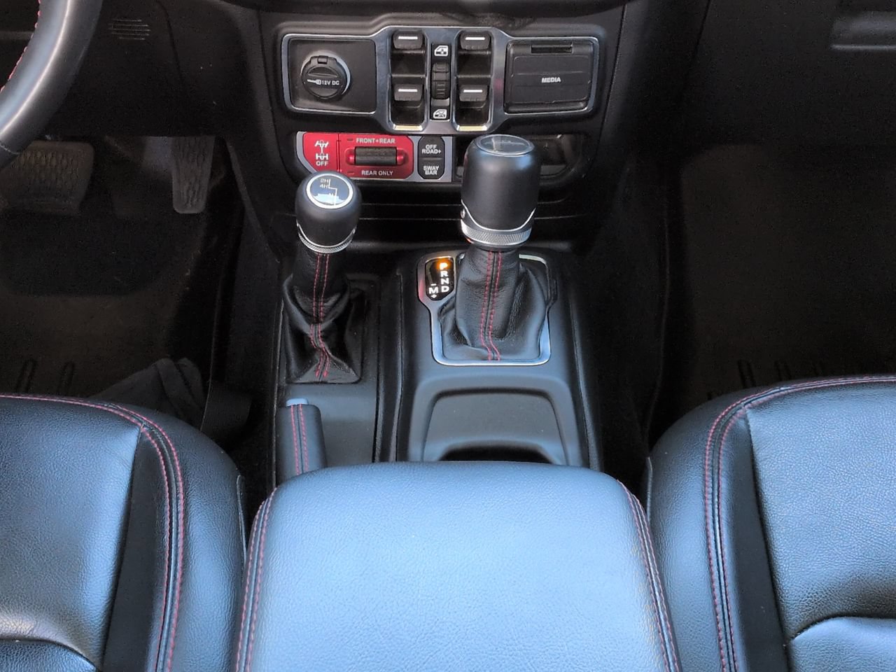 Used 2021 Jeep Gladiator Rubicon AWD/4WD image 19