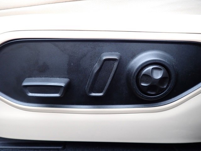 Used 2023 Jeep Grand Cherokee Limited image 20