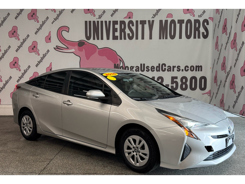 Used 2016 Toyota Prius Two w/ Preferred Accessory Package FWD image 3