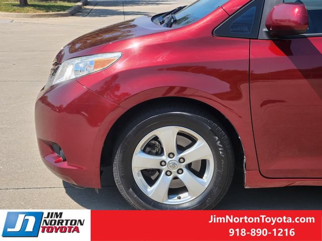 Used 2017 Toyota Sienna LE FWD image 9