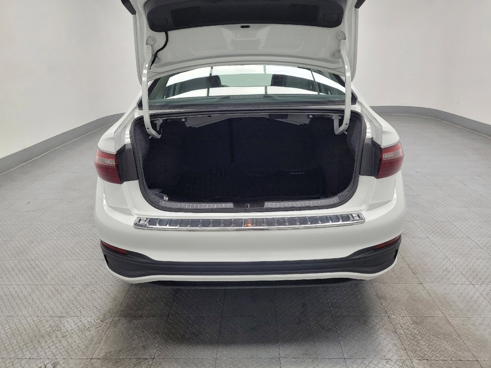 Used 2024 Volkswagen Jetta SE w/ Panoramic Sunroof Package image 29