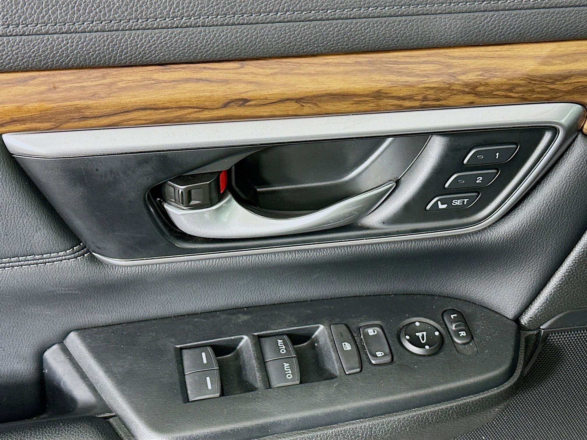 Used 2022 Honda CR-V Touring image 15