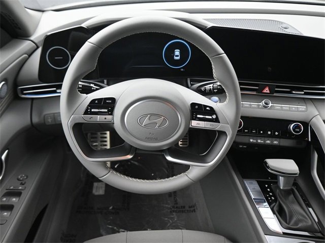 New 2025 Hyundai Elantra SEL image 13