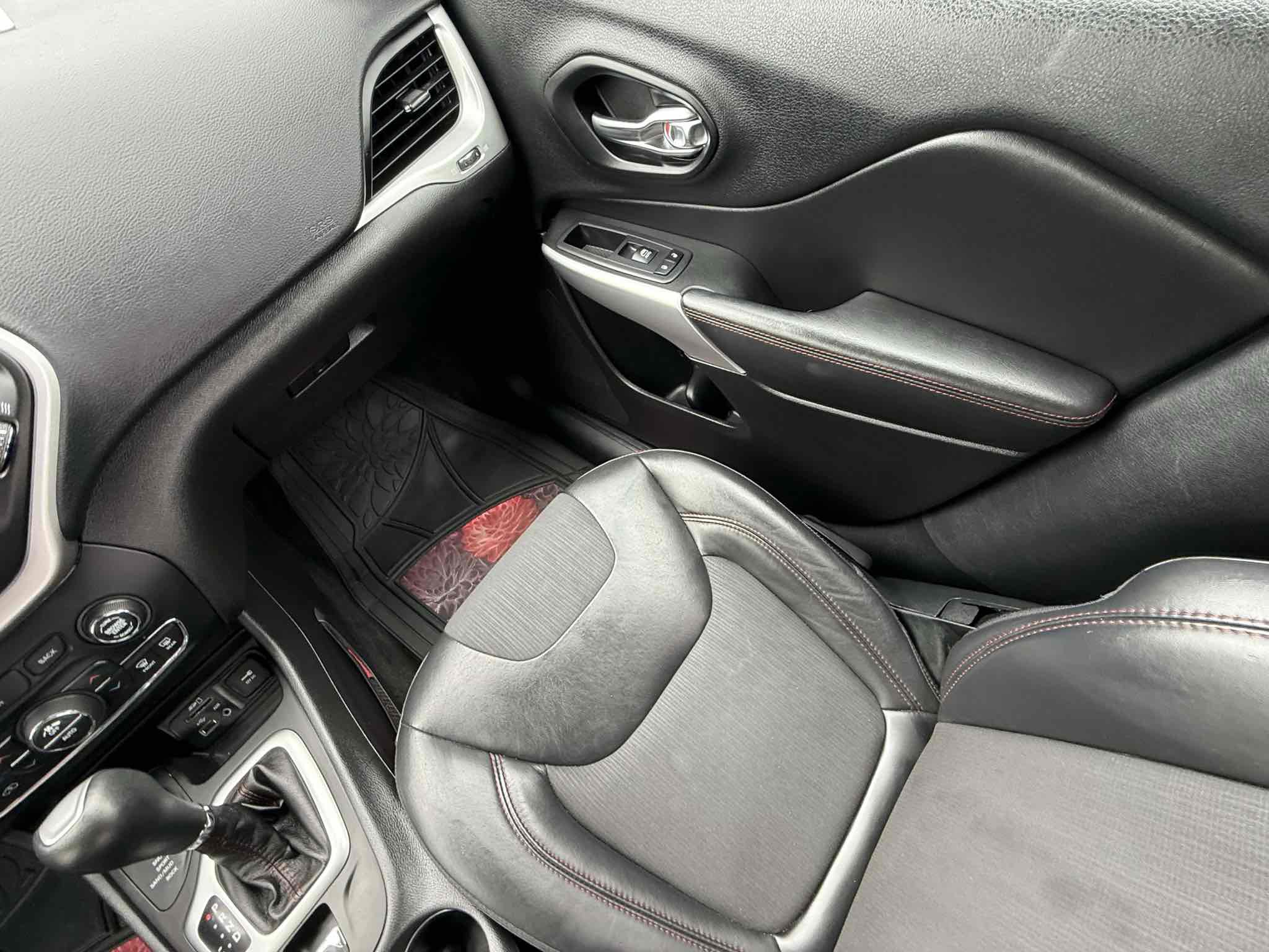 Used 2018 Jeep Cherokee Trailhawk image 69