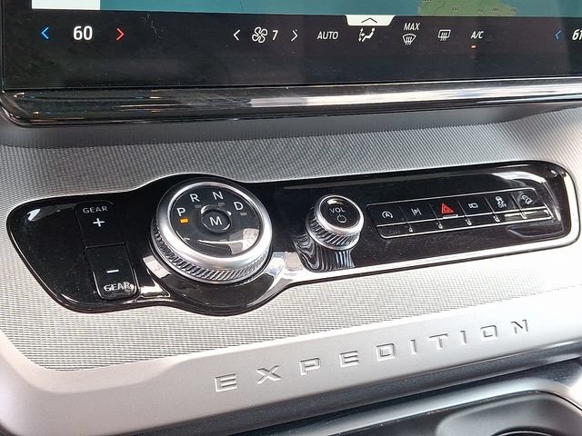 Used 2025 Ford Expedition Max Active AWD/4WD image 17