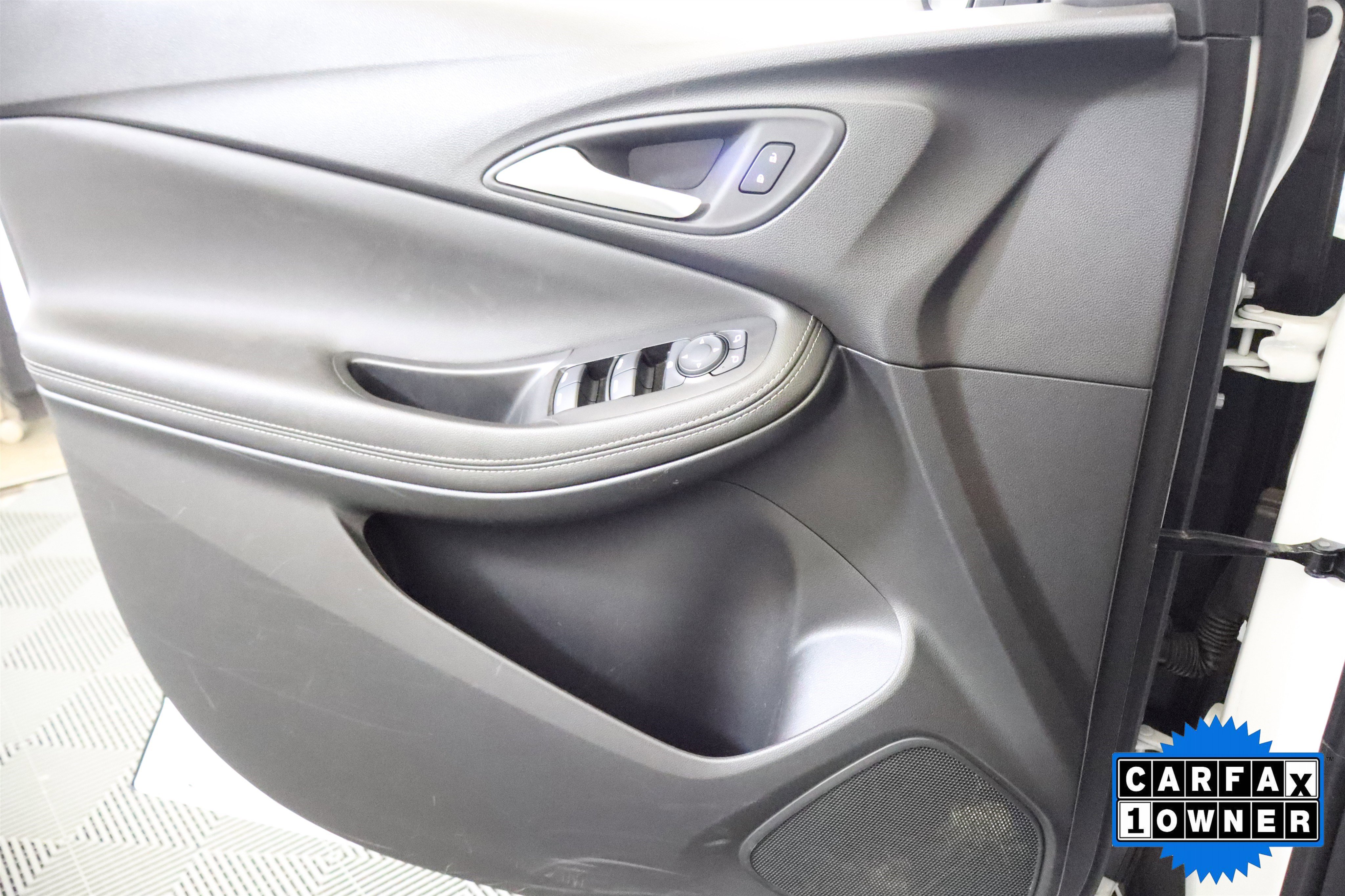 Used 2024 Buick Encore GX Sport Touring FWD image 34