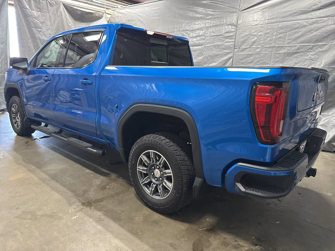 Used 2024 GMC Sierra 1500 AT4 w/ AT4 Preferred Package image 6