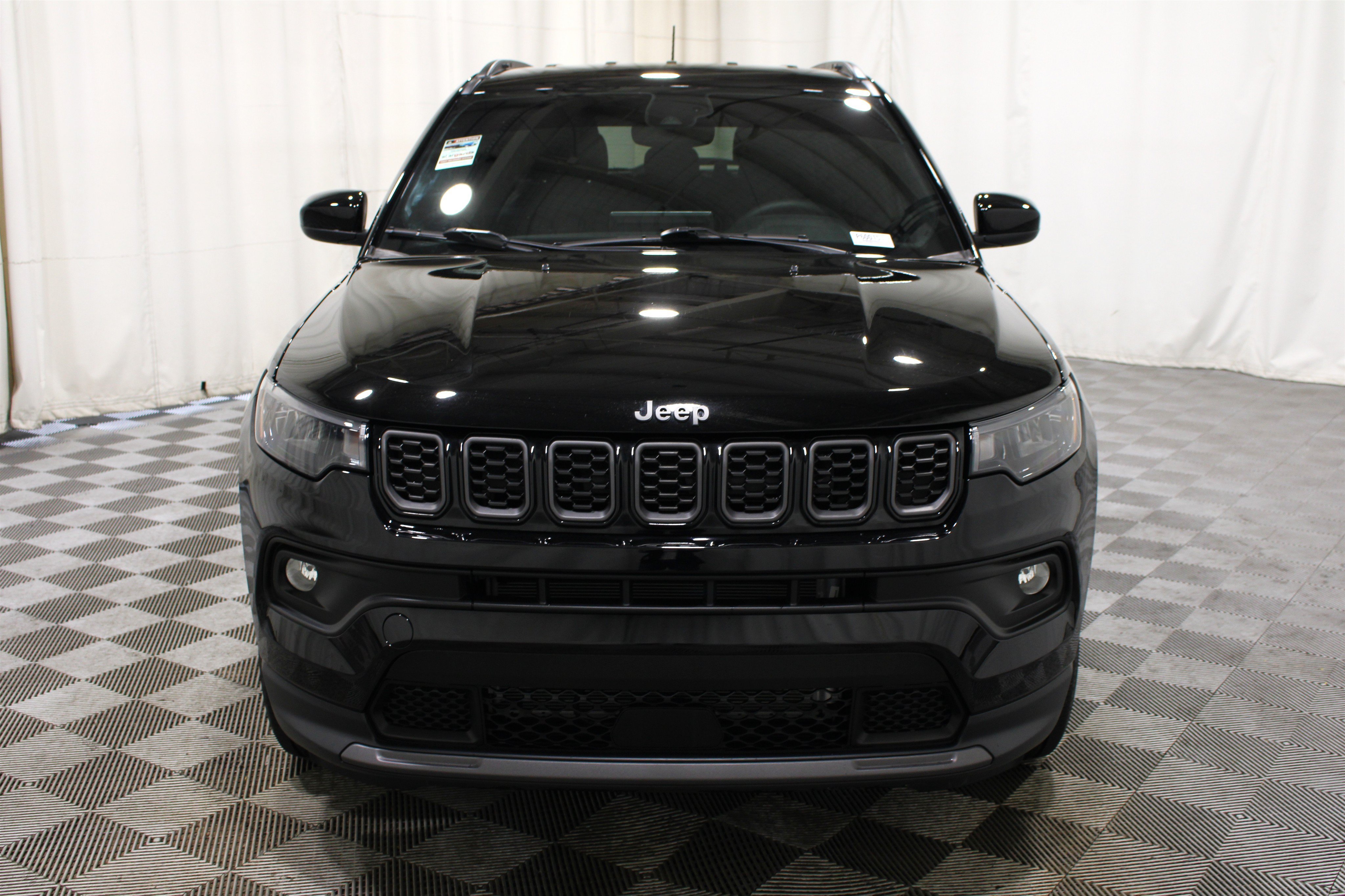 Used 2025 Jeep Compass Latitude w/ Altitude Special Edition AWD/4WD image 33