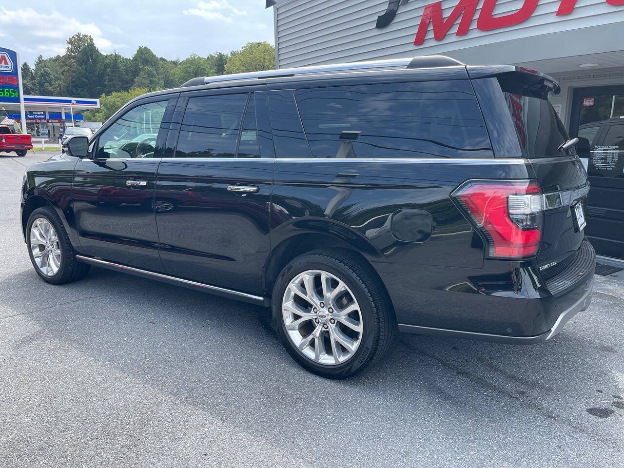 Used 2018 Ford Expedition Max Limited w/ Equipment Group 302A AWD/4WD image 5