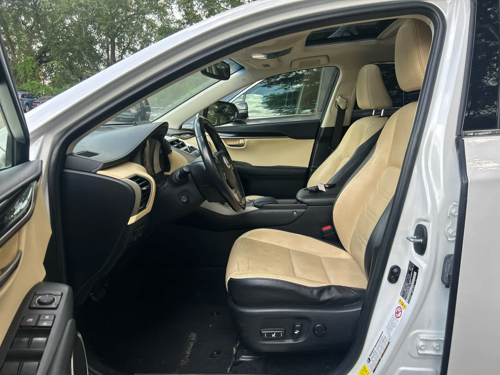 Used 2016 Lexus NX 200t AWD w/ Luxury Package image 8