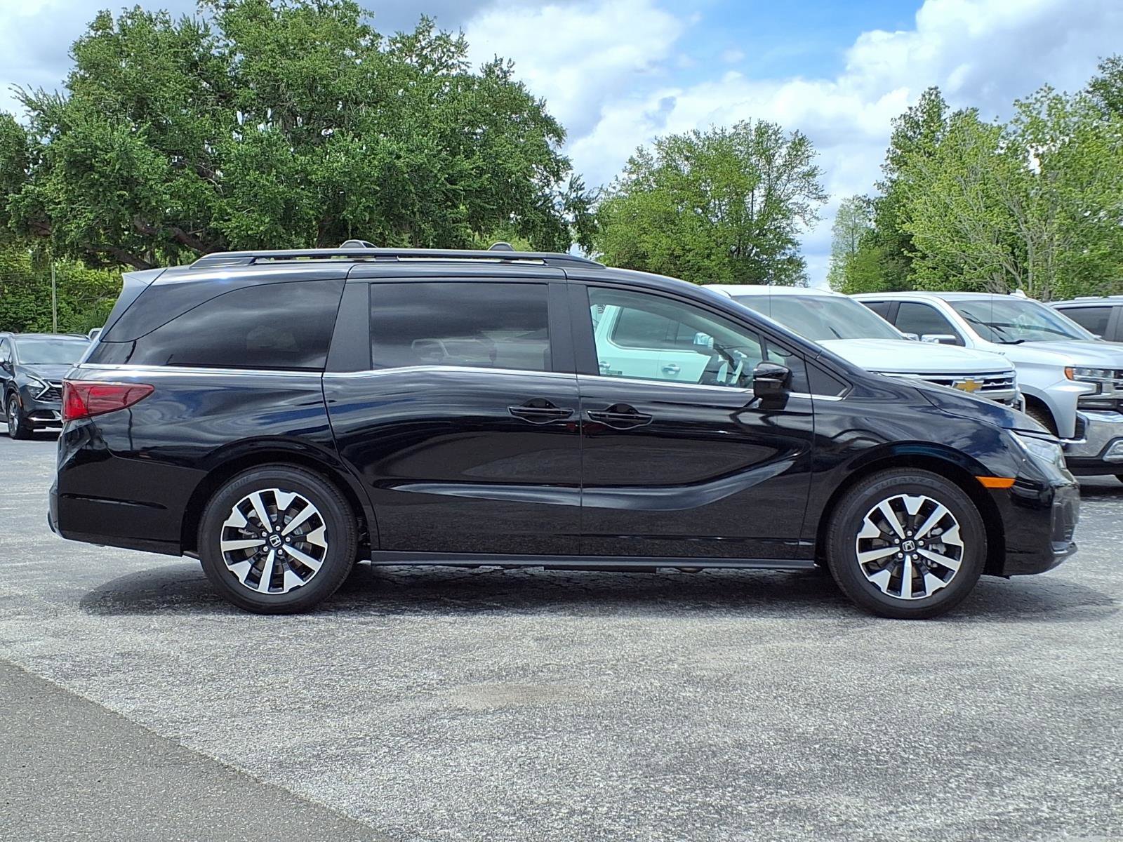 Used 2026 Honda Odyssey EX-L image 3