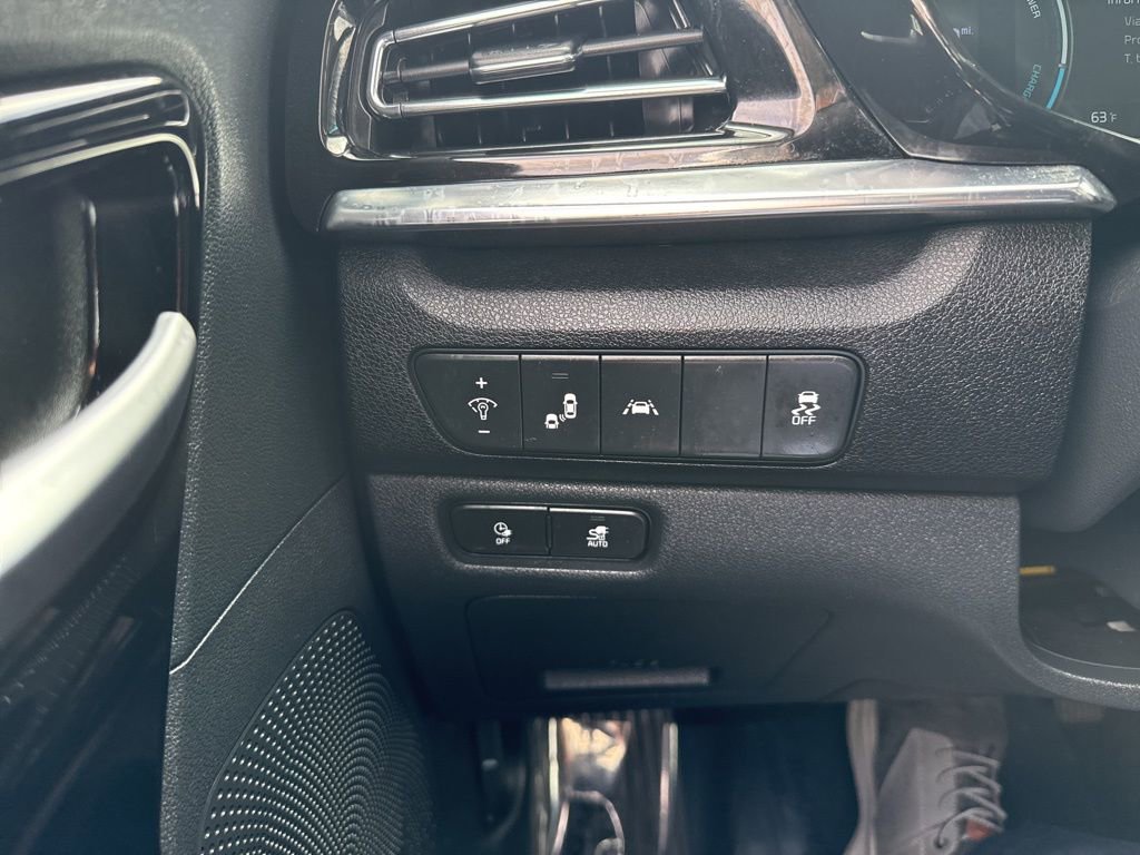 Used 2022 Kia Niro EX image 23