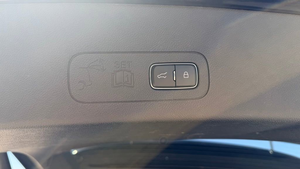 Used 2023 Lincoln Aviator AWD image 9