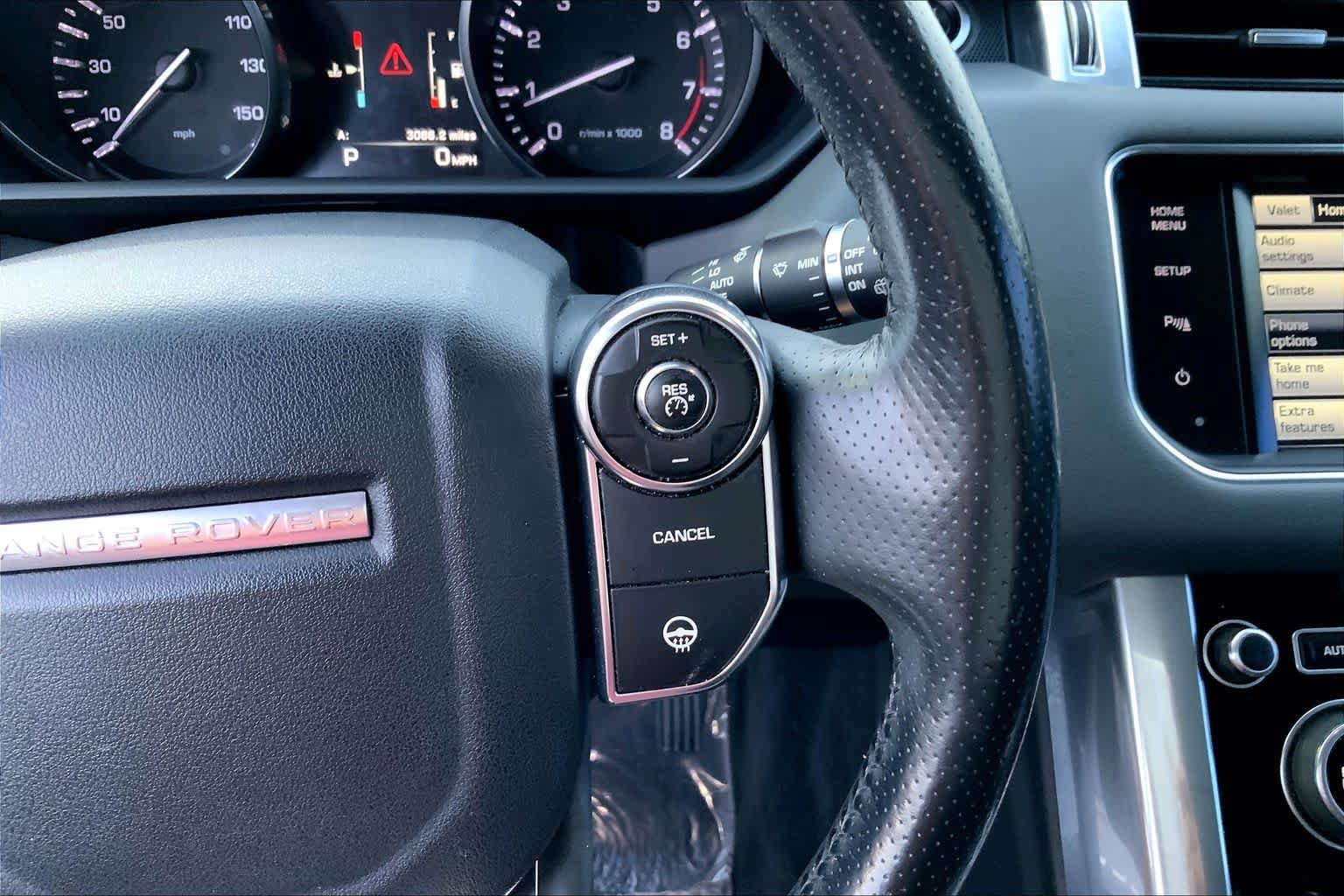 Used 2014 Land Rover Range Rover Sport HSE AWD/4WD image 24