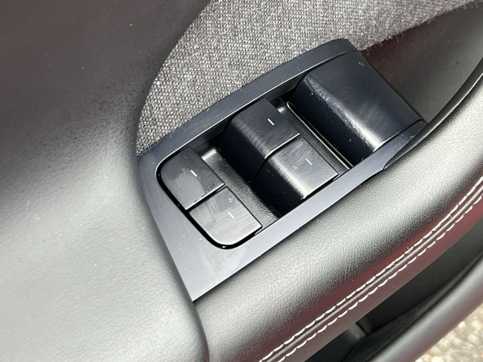 Used 2021 Tesla Model S Plaid image 13