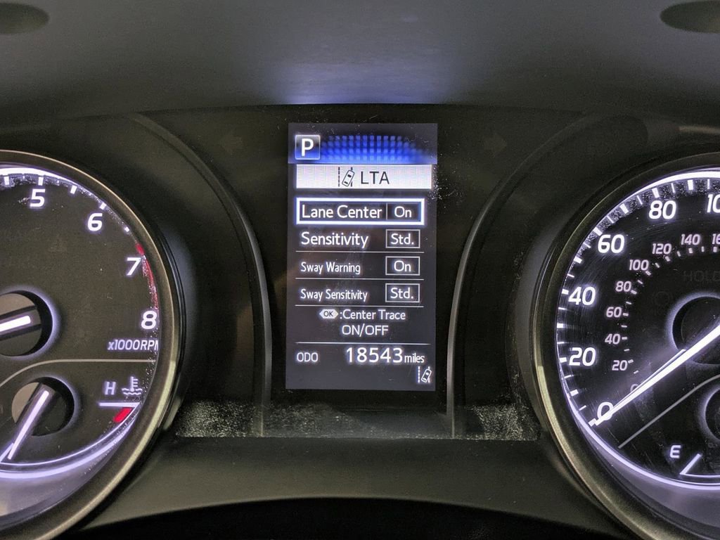 Used 2023 Toyota Camry SE image 6