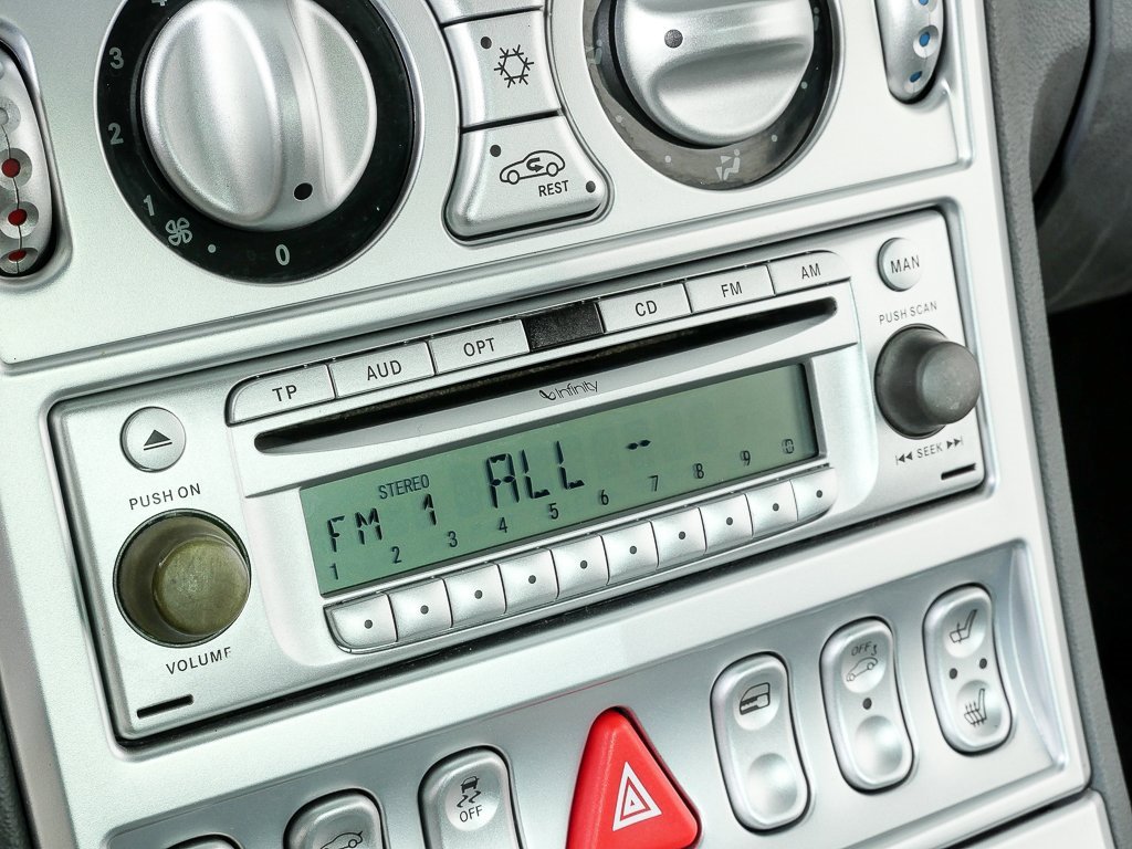 Used 2005 Chrysler Crossfire Limited image 13