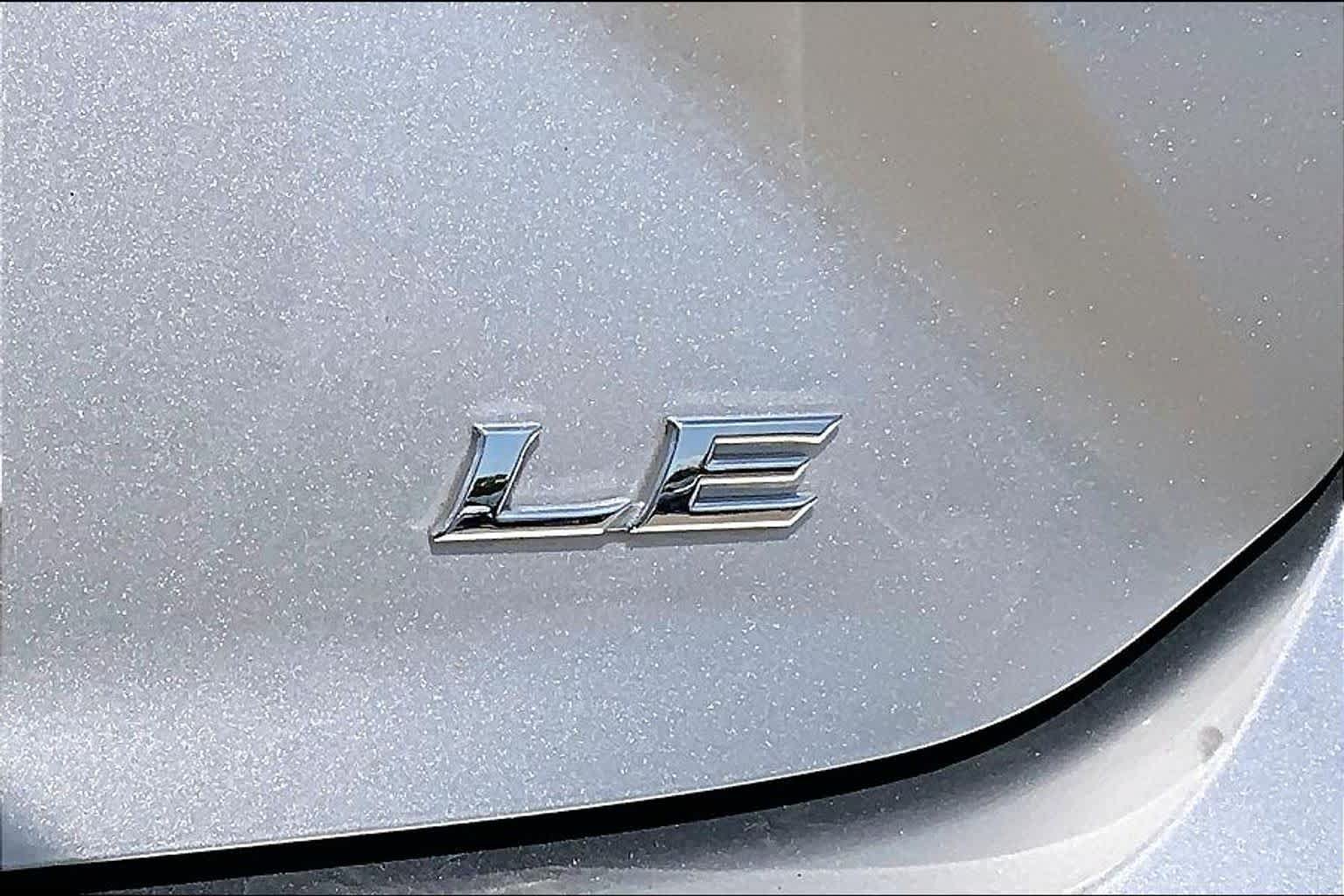 Used 2025 Toyota Camry LE FWD image 10