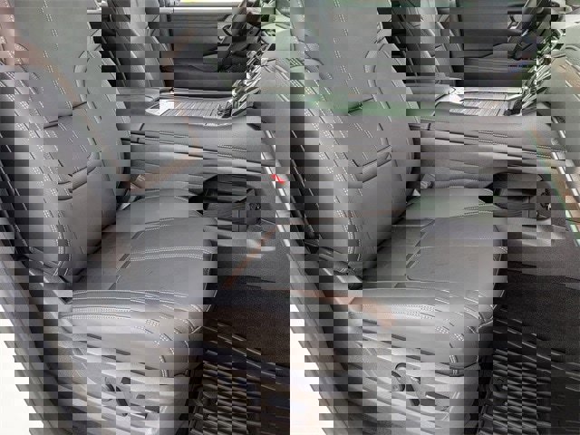 Used 2025 Nissan Armada SL image 11