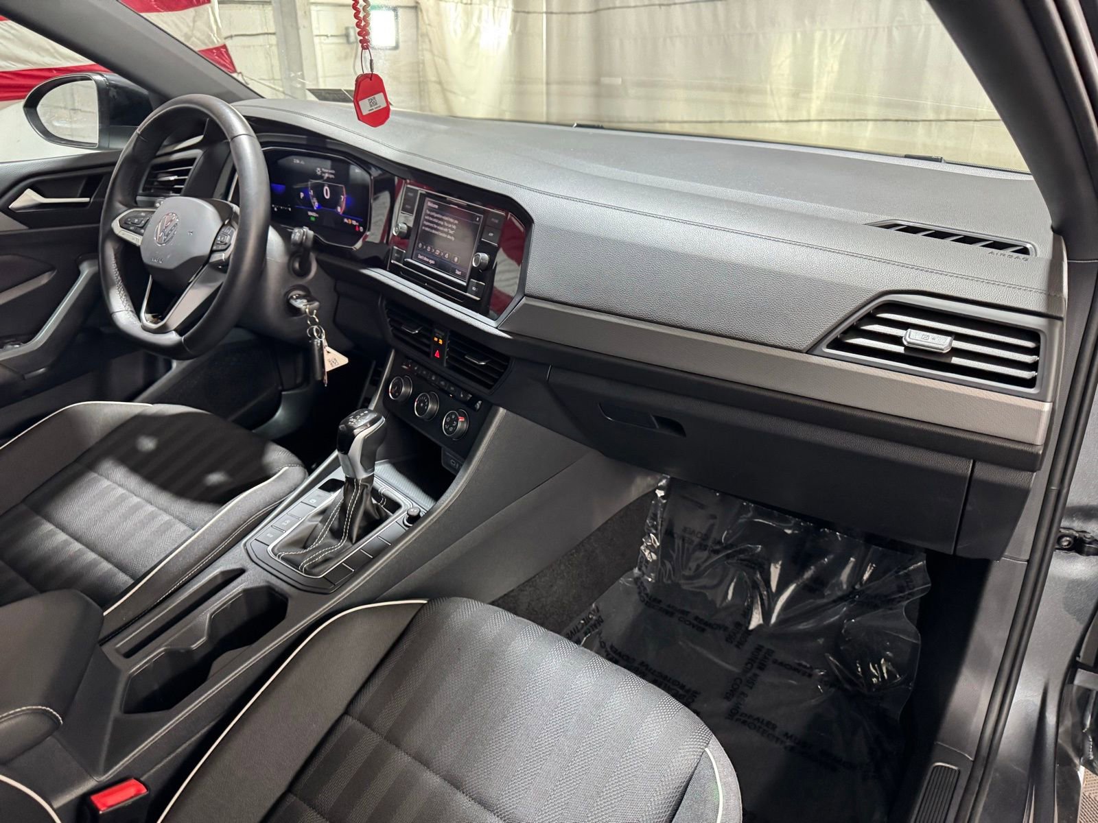 Used 2024 Volkswagen Jetta Sport image 21